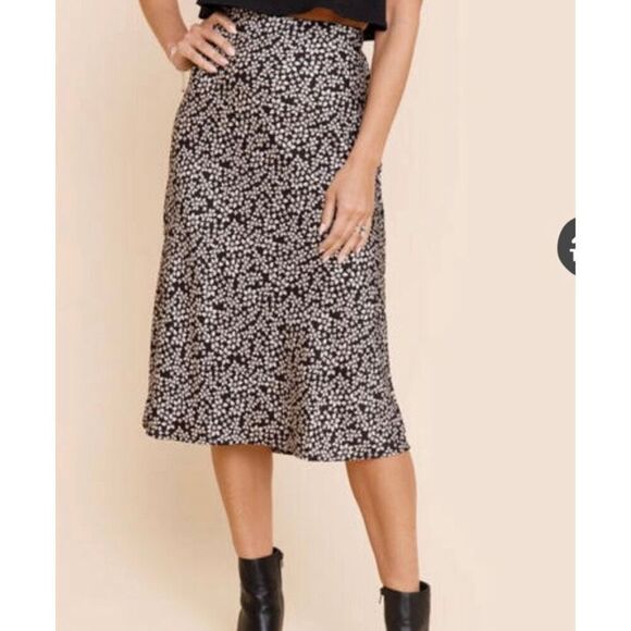 Francesca’s mi ami Floral Midi skirt size s - Picture 1 of 5